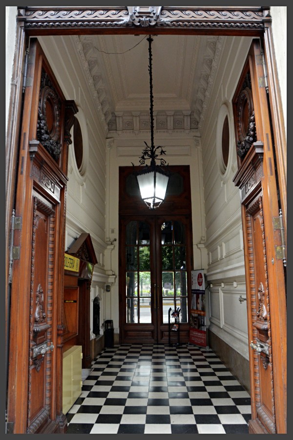 "Hall de entrada" de Jorge Vicente Molinari