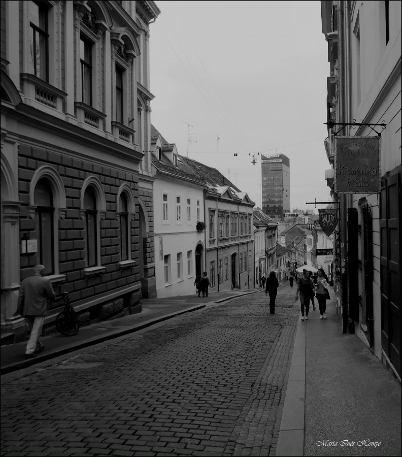 "Caminando por Zagreb..." de Mara Ins Hempe