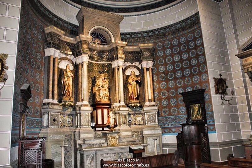 "Iglesia de San Juan el Real, Oviedo." de Luis Blasco Martin