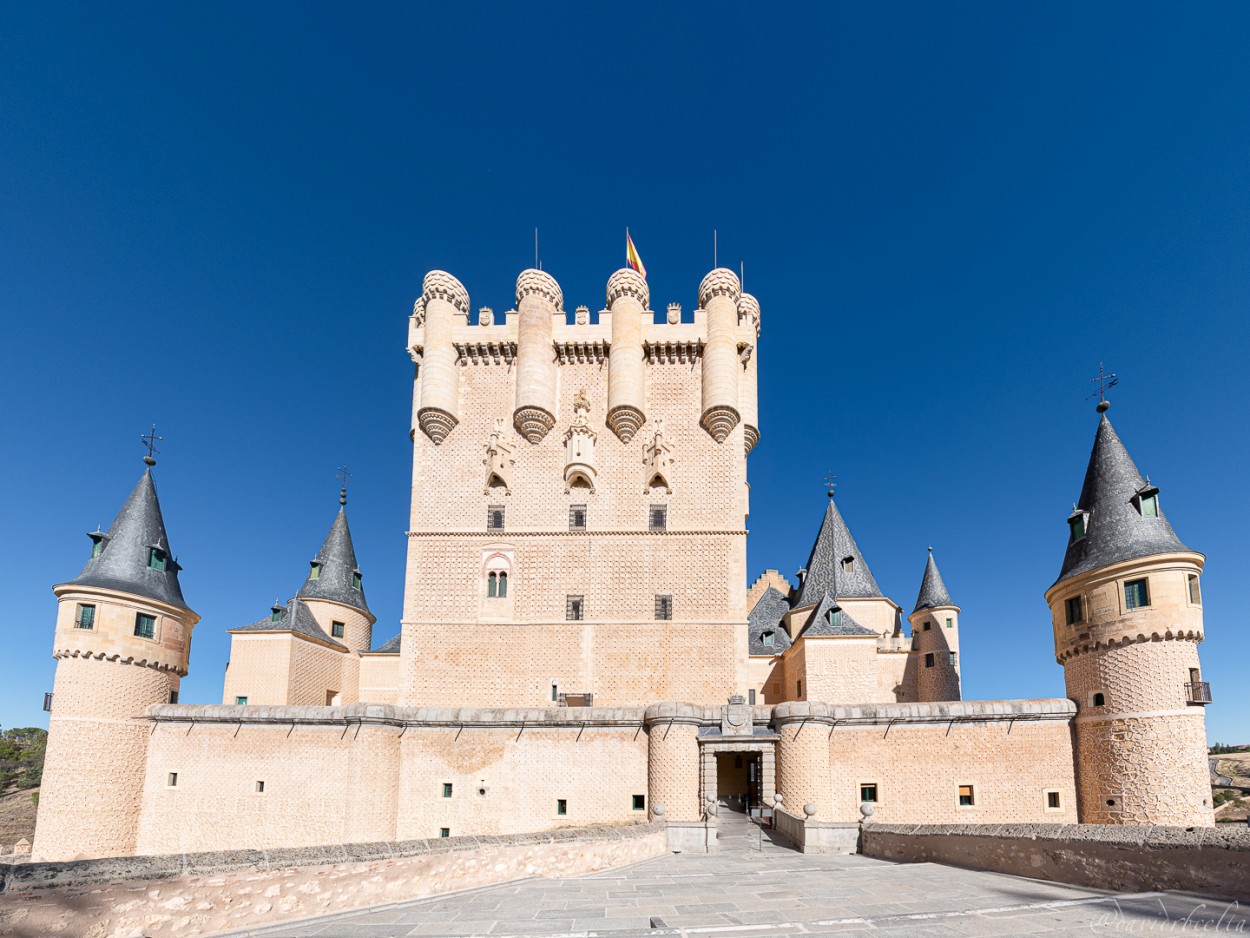 "Alczar de Segovia" de David Roldn