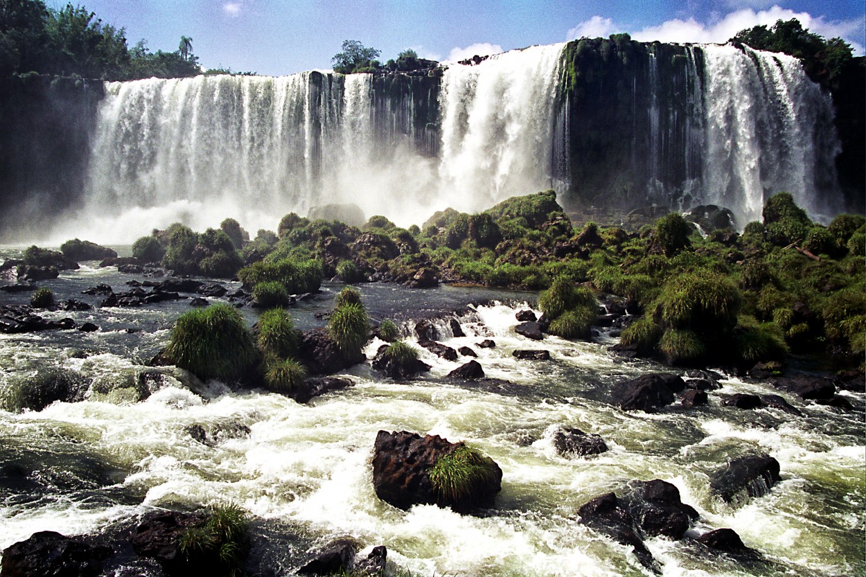 "Cataratas del Iguaz" de Juan Carlos Barilari