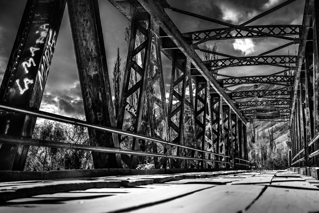 "Pucara Bridge" de Carlos A. Sandoval