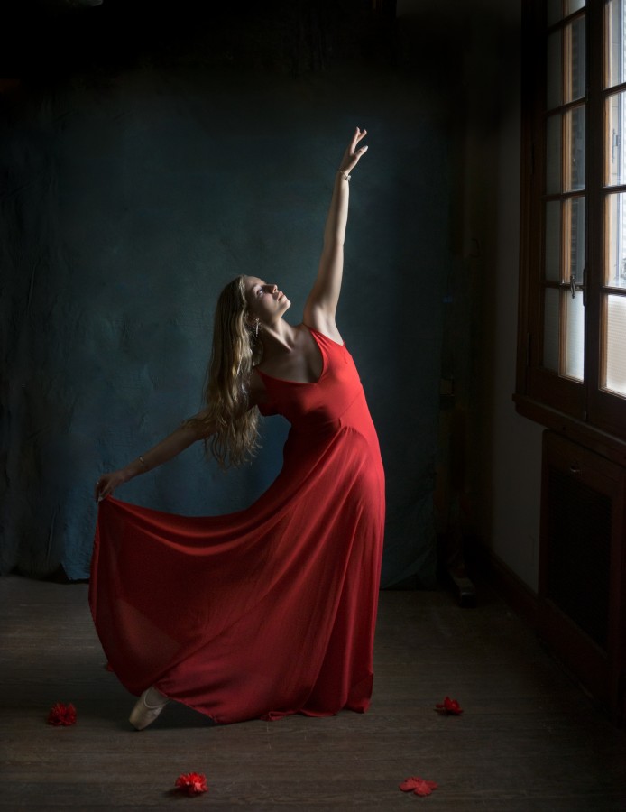 "Danza roja" de Lorna Aguirre