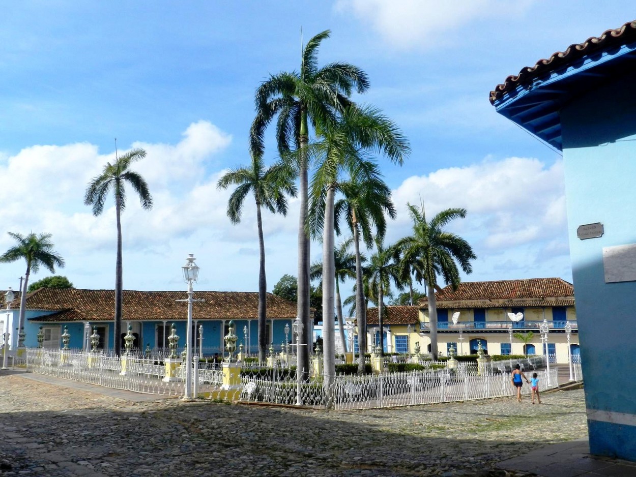 "Santsima Trinidad: la majestuosa Plaza Mayor" de Lzaro David Najarro Pujol