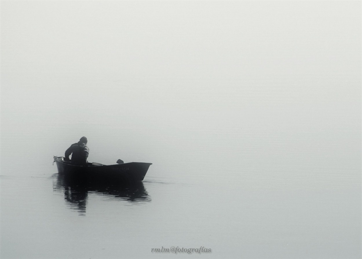 "Bote en la Niebla" de Ricardo Mximo Lopez Moral