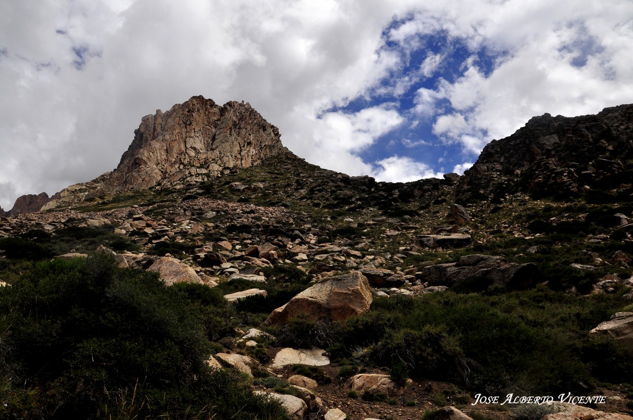 "cerro del Inka" de Jose Alberto Vicente