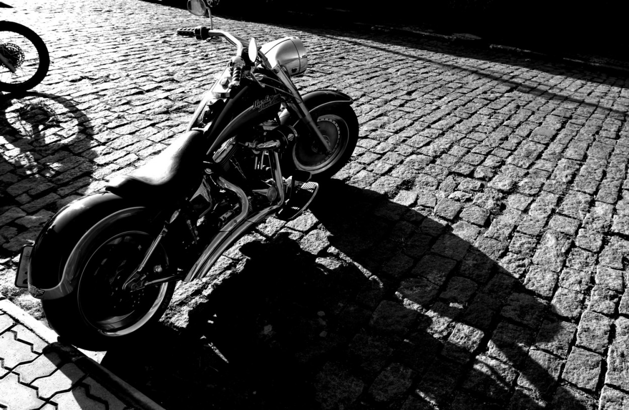 "Harley Davidson, neste olhar em P & B....." de Decio Badari