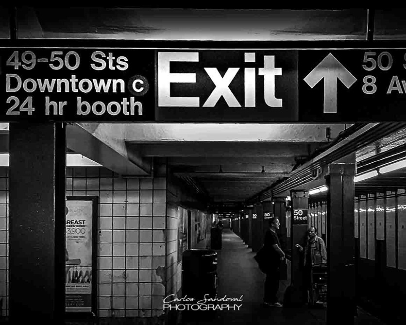 "Exit" de Carlos A. Sandoval