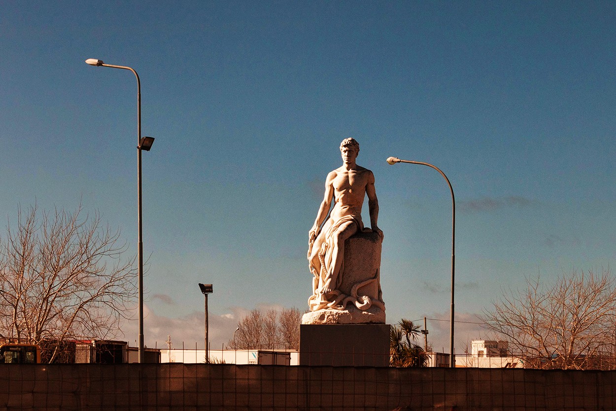 "Monumento a la Independencia Econmica" de Alfredo Fushimi