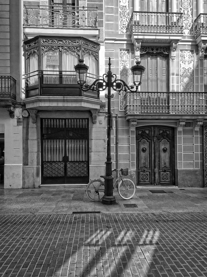 "Farola con vicicleta." de Juan Beas