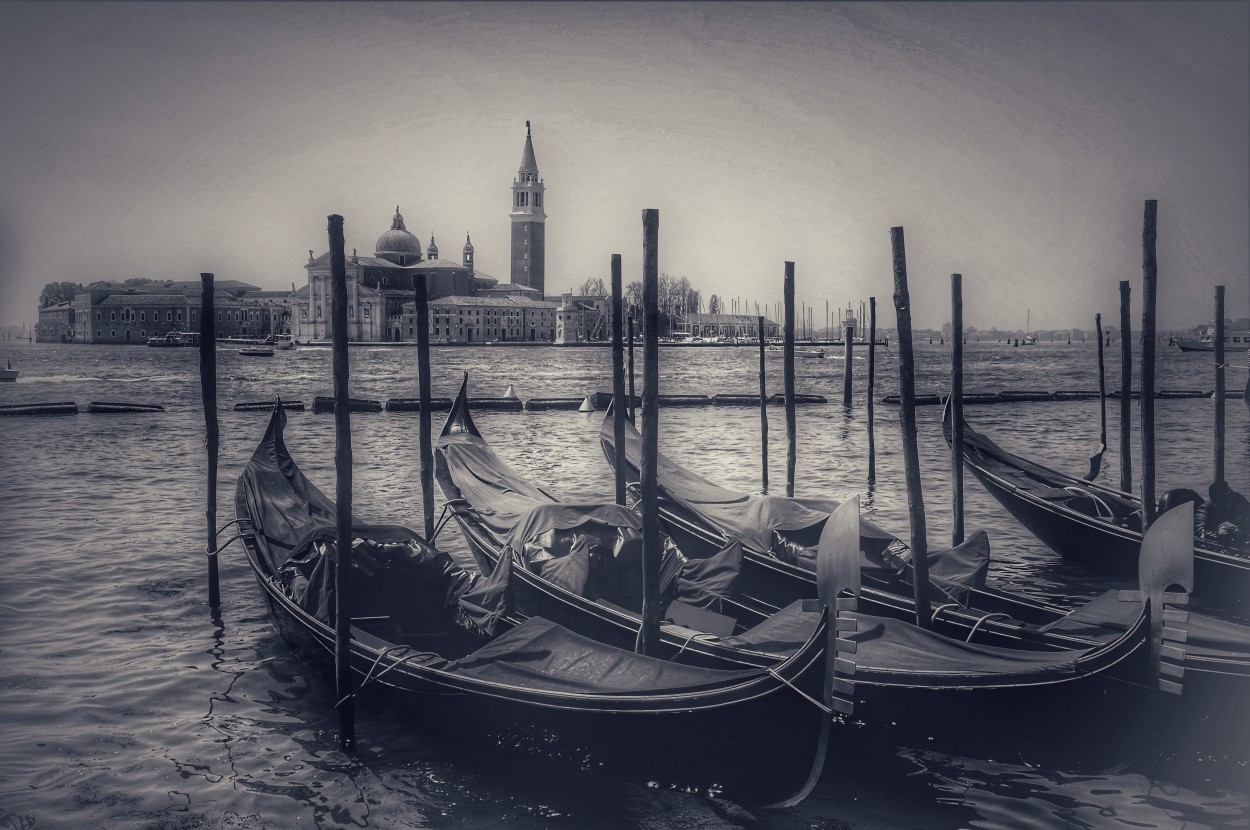 "Que triste y sola est Venecia sin tu amor..." de Maria Isabel Hempe