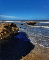 Unas rocas en la costa