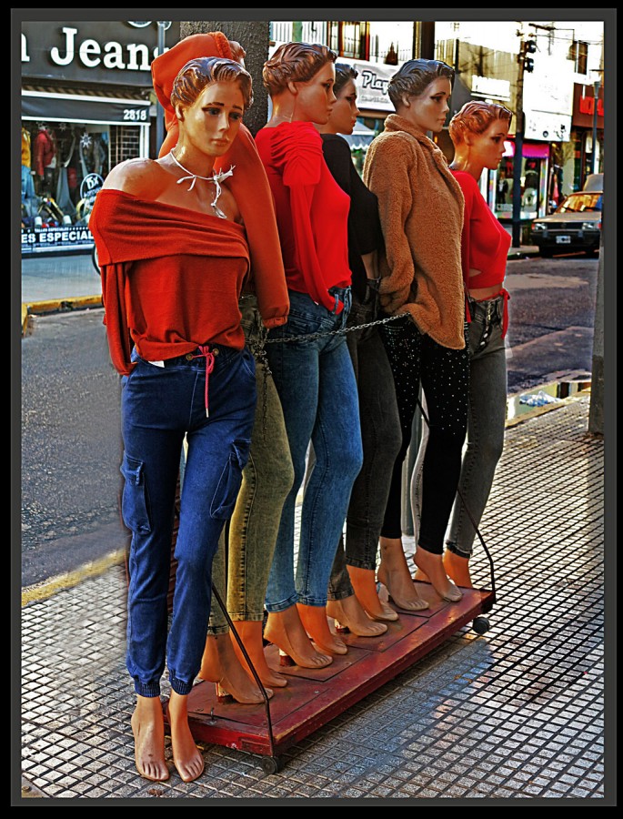 "Jeans woman" de Jorge Vicente Molinari