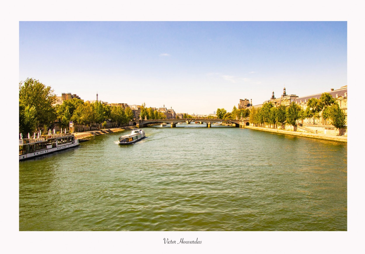 "PARIS" de Victor Houvardas
