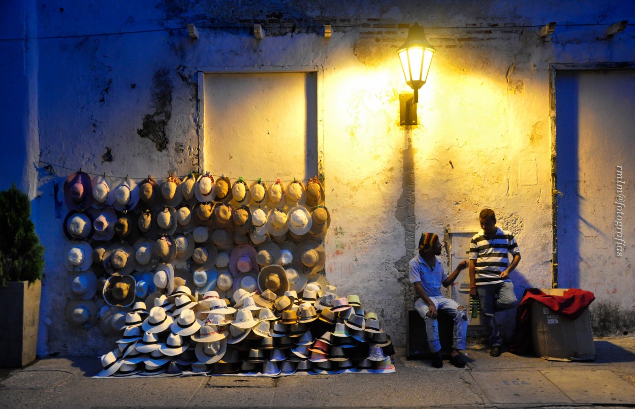 "Vendedor de sombreros" de Ricardo Mximo Lopez Moral