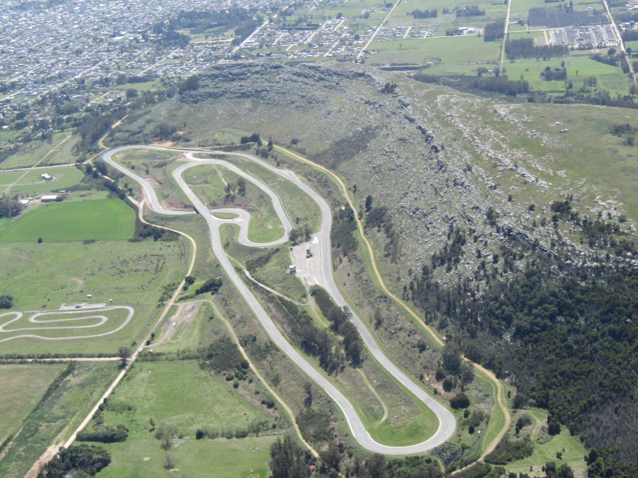 "Autodromo Juan Manuel Fangio Balcarce (Bs As)" de Miguel Angel Palermo