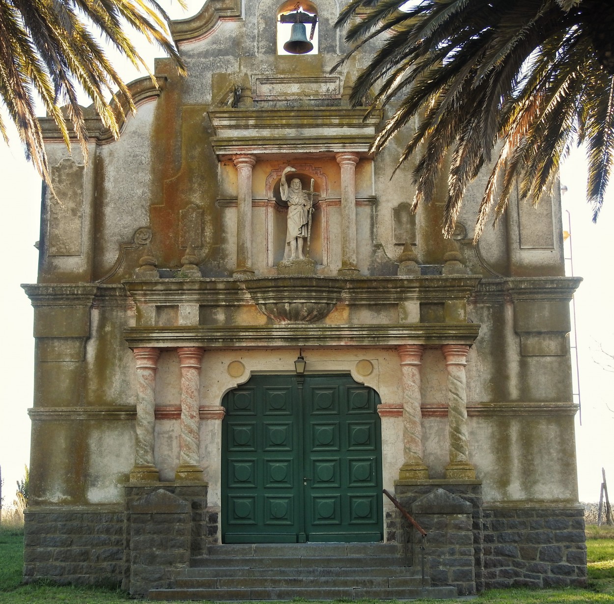 "Iglesia Santa Luca, Sierra Chica, Olavarria.." de Marcelo Di Marco