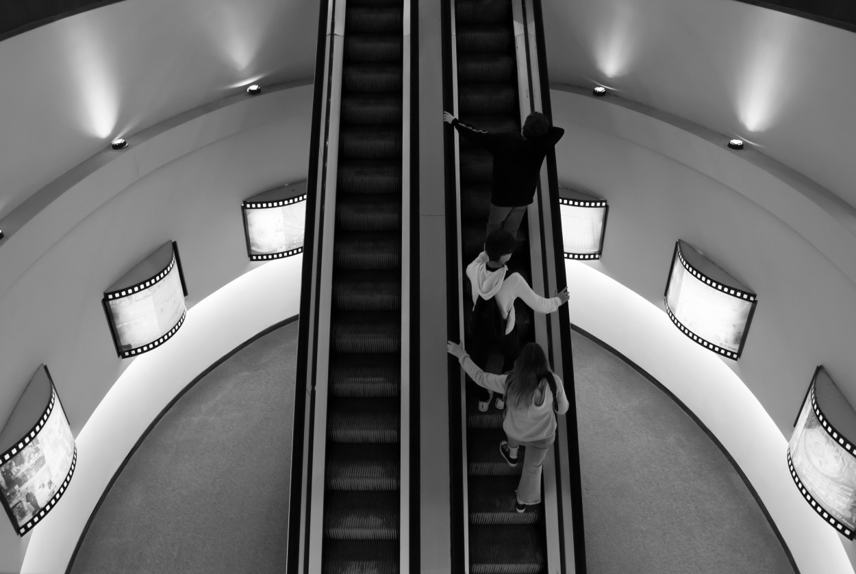 "En la escalera" de Leonardo Donnet