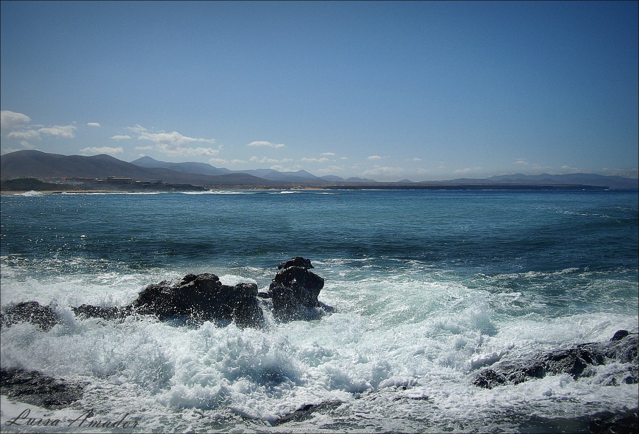 "UN MAR" de Luisamaria Amador