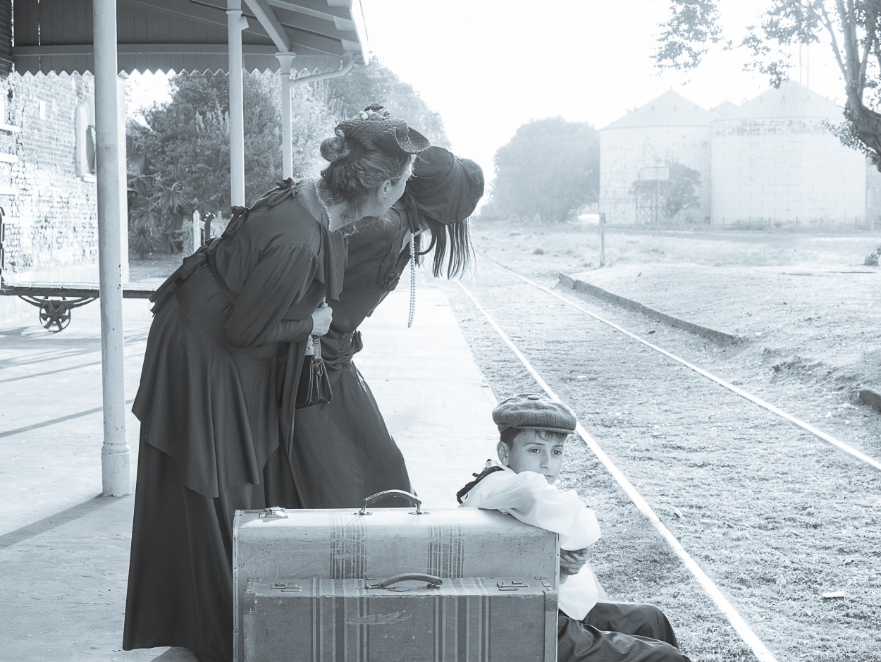 "Esperando el tren .." de Susana Garcia Hillcoat