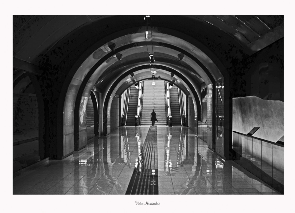"Metro station" de Victor Houvardas