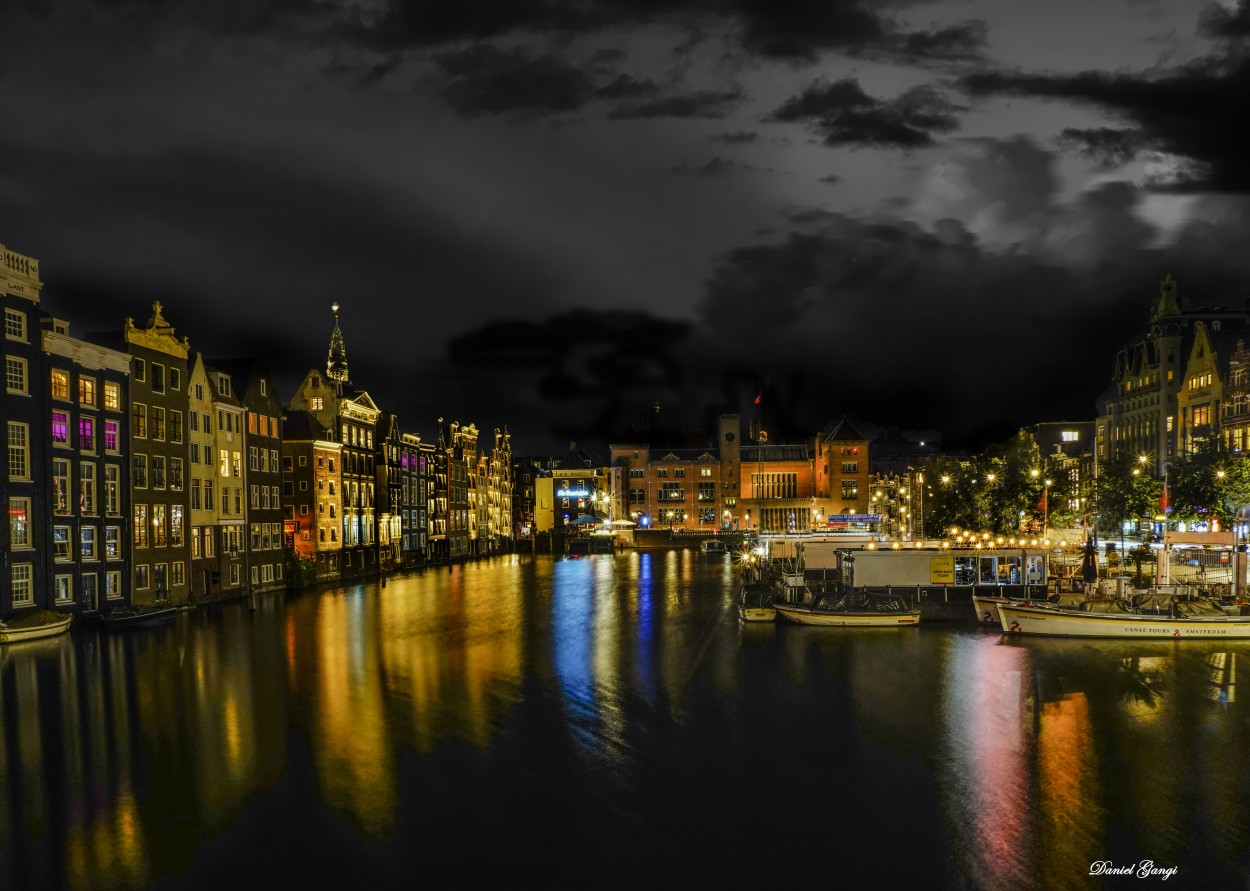 "Amsterdam de noche..." de Alberto Daniel Gangi