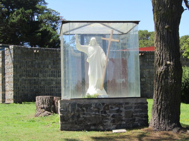"Estatua " de Miguel Angel Palermo