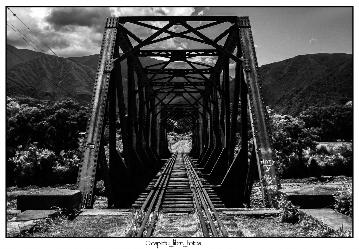 "Naty y Agu x 100 (el puente dice...)" de Karina Rollet (espritu_libre_fotos)