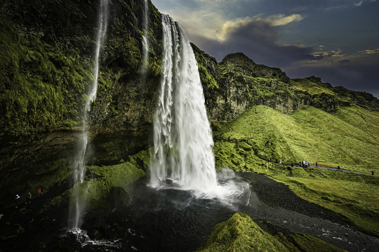 "`Las Cascadas de Islandia...`" de Carlos Cavalieri