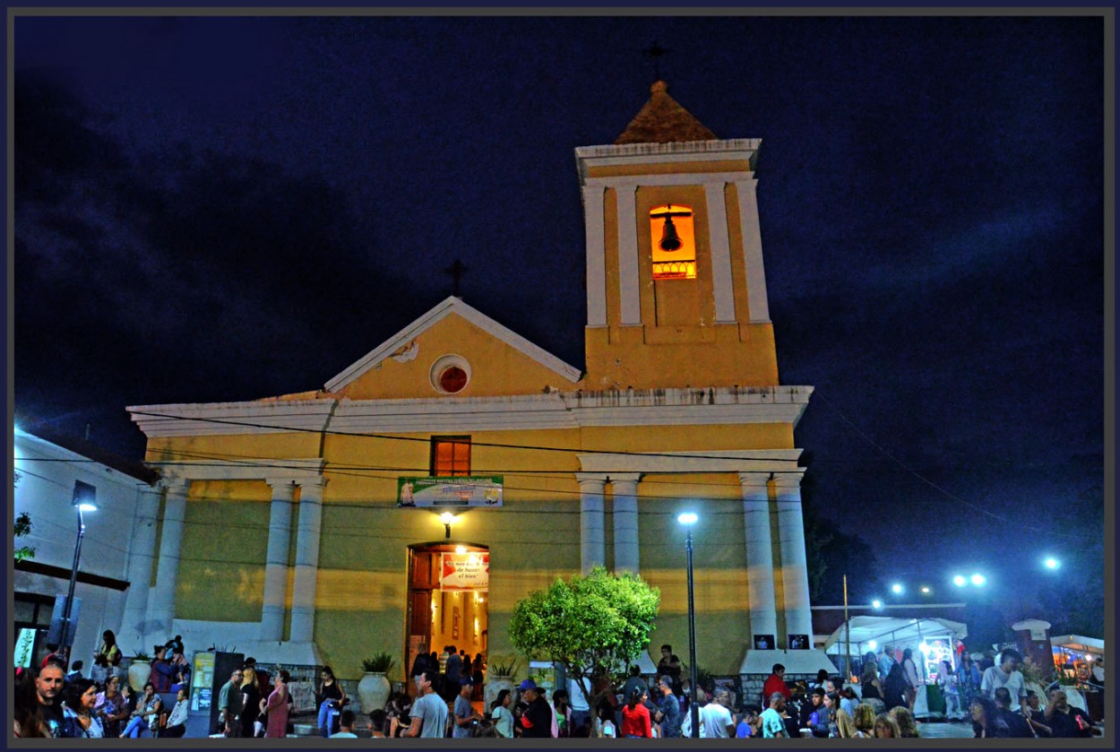 "Iglesia festivalera" de Jorge Vicente Molinari