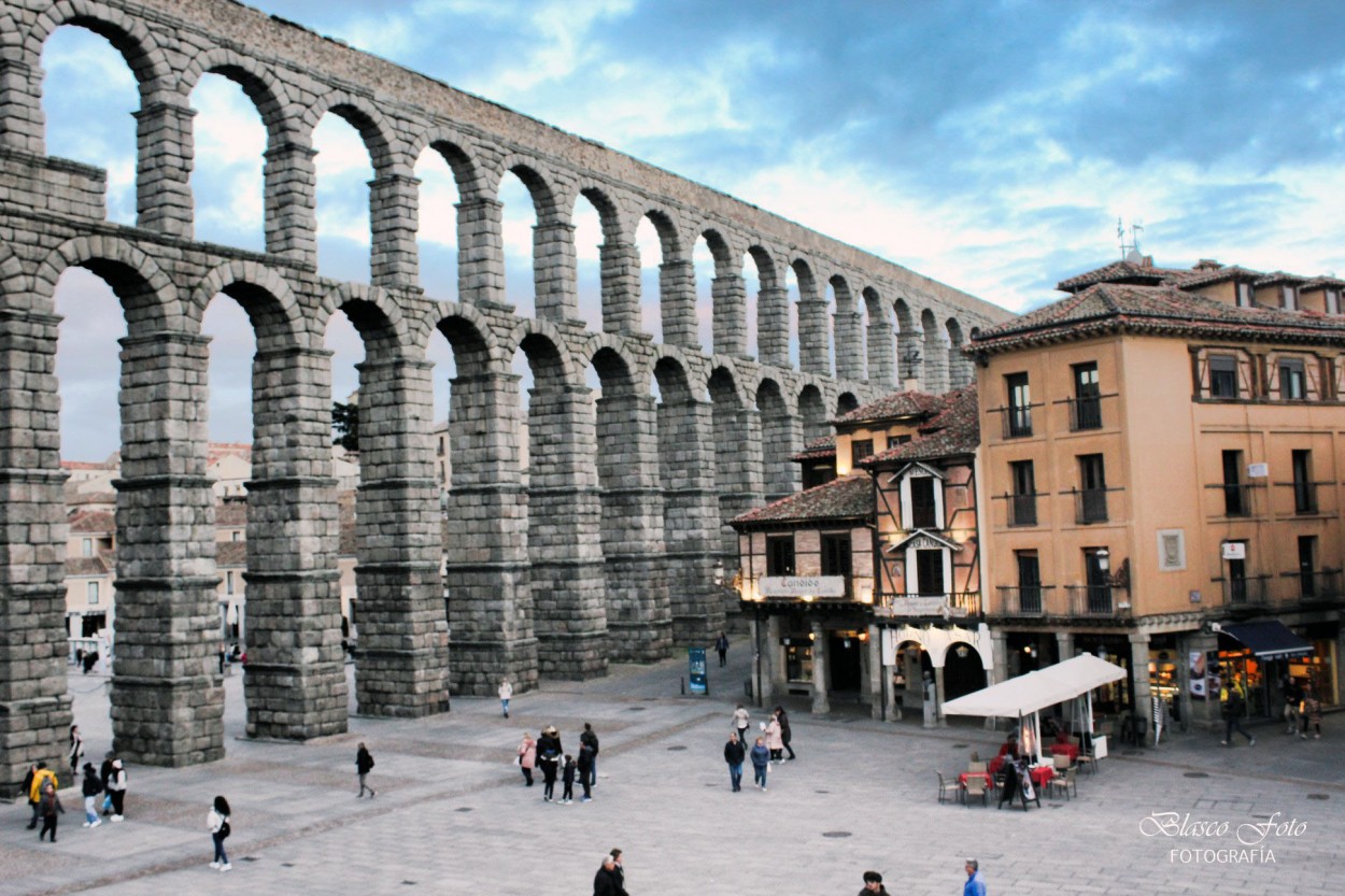 "Acueducto de Segovia." de Luis Blasco Martin