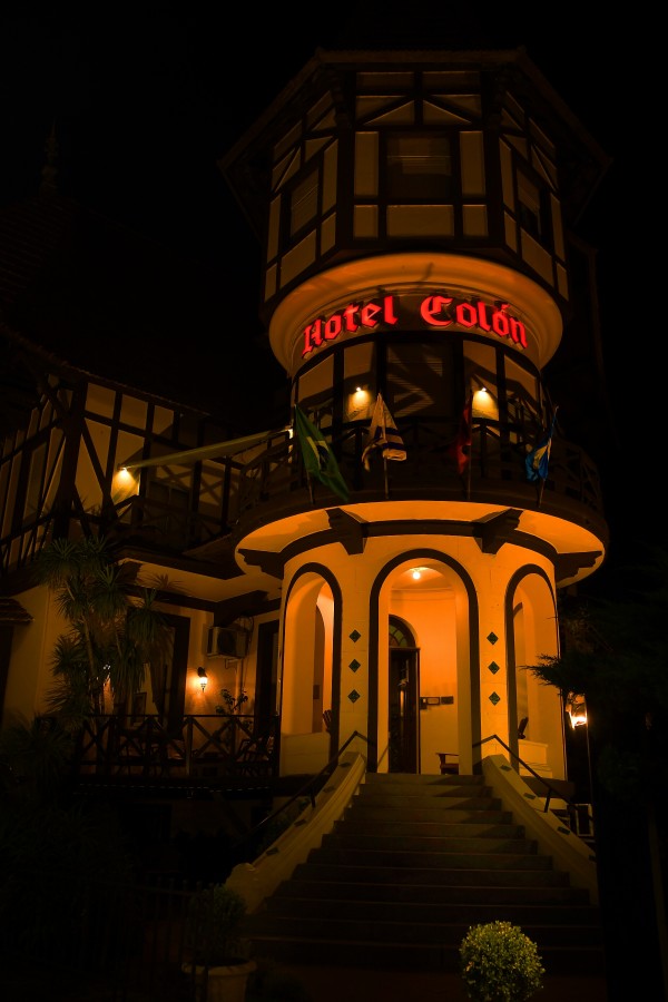 "Hotel Coln" de Carlos Olivares