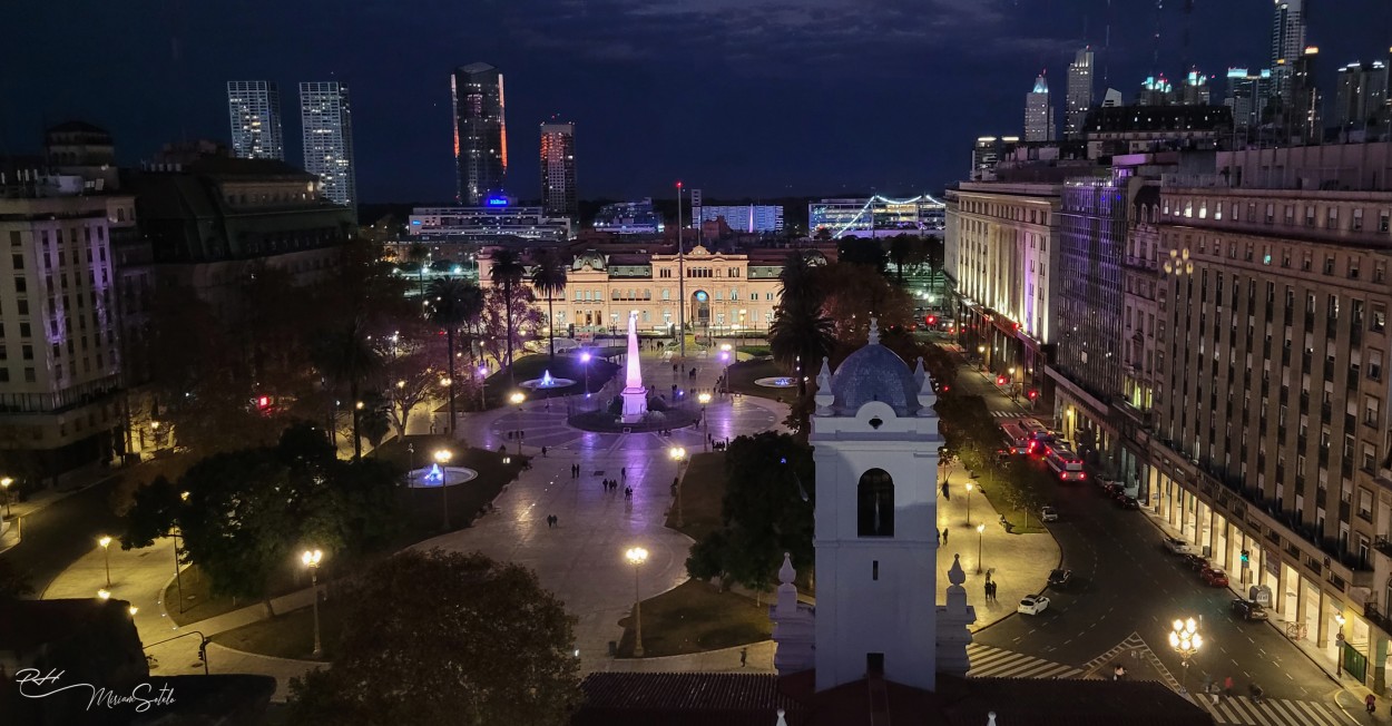 "Plaza de Mayo, desde RoofTop Plaza de Mayo" de Miriam E. Sotelo