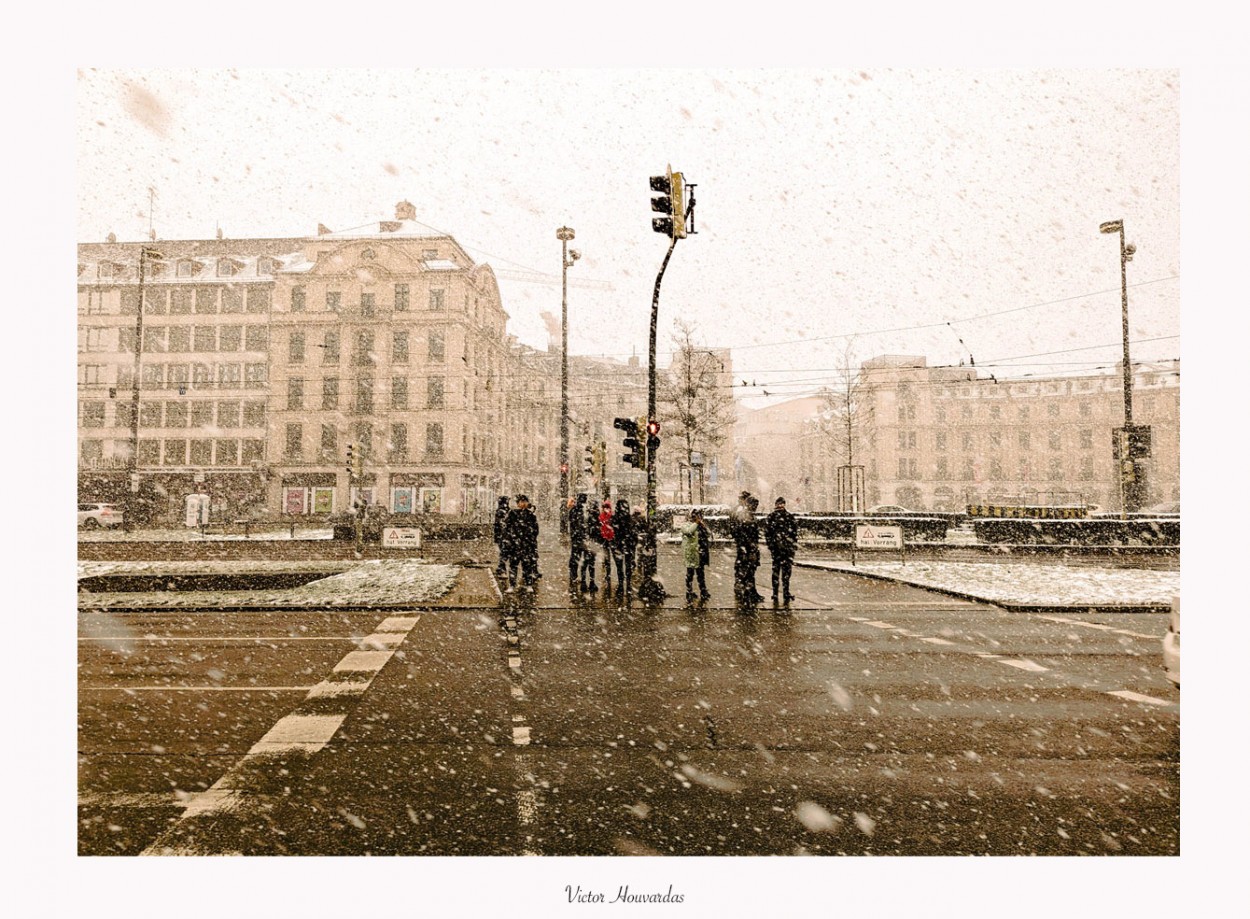 "Paisajes urbanos-La nieve" de Victor Houvardas