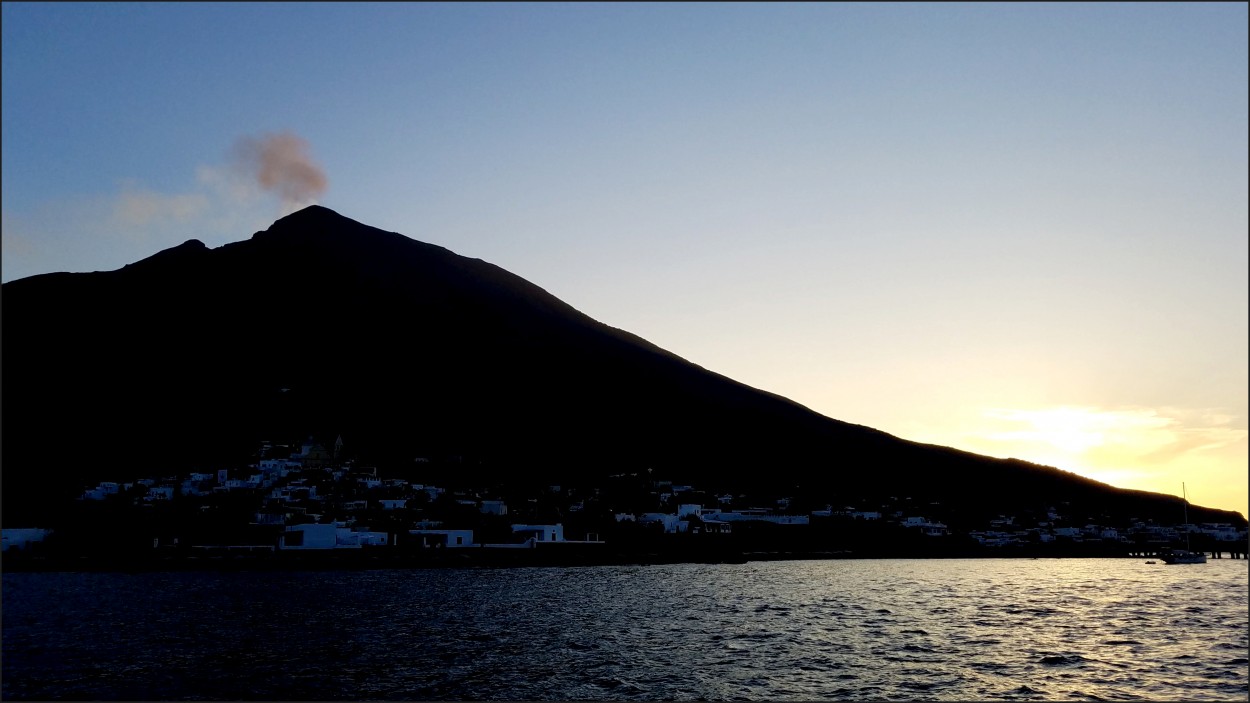 "La erupcin del Stromboli..." de Mara Ins Hempe