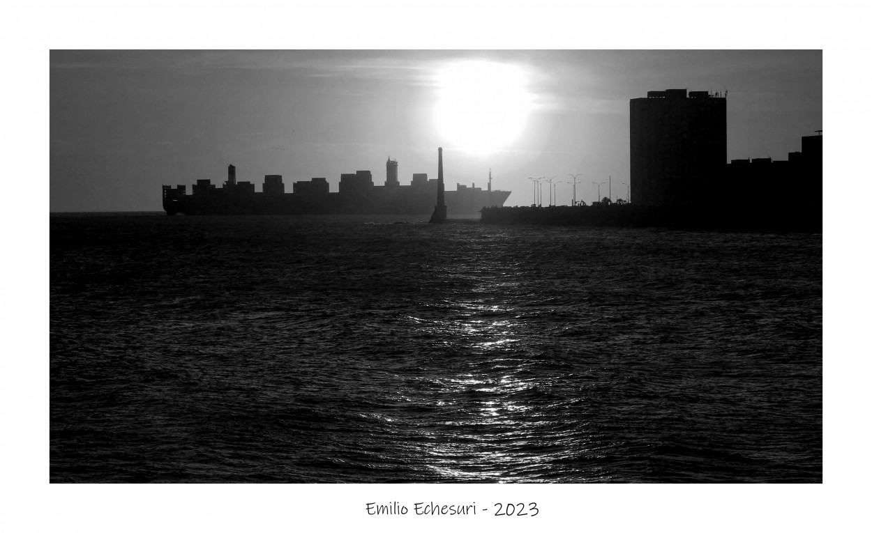 "Entrando a puerto" de Emilio Echesuri