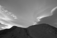 cerro y nubes de otoo
