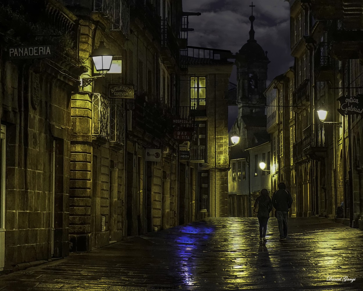 "Compostela en la madrugada..." de Alberto Daniel Gangi