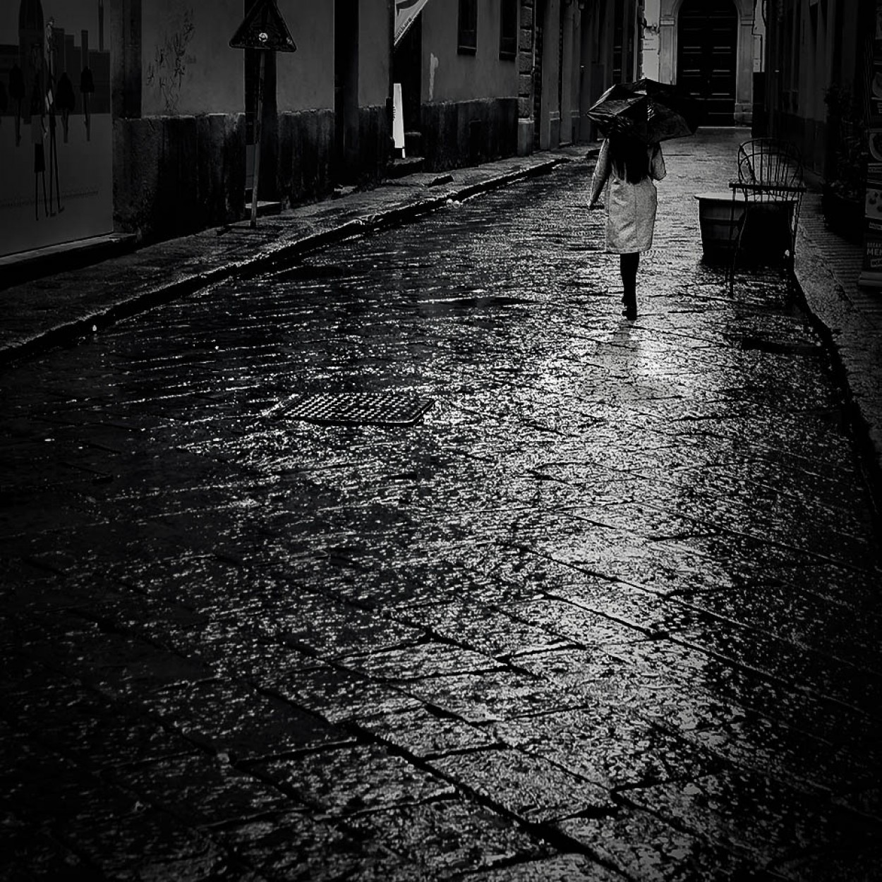 "Walking after rain." de Carlos A. Sandoval