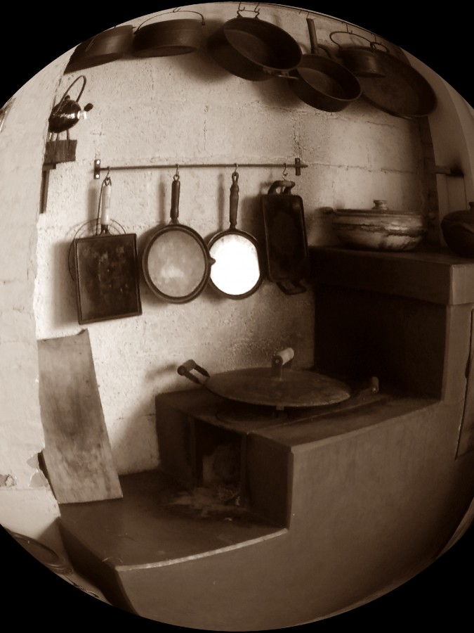 "As ` tralhas ` de cozinha na centenria...ler" de Decio Badari