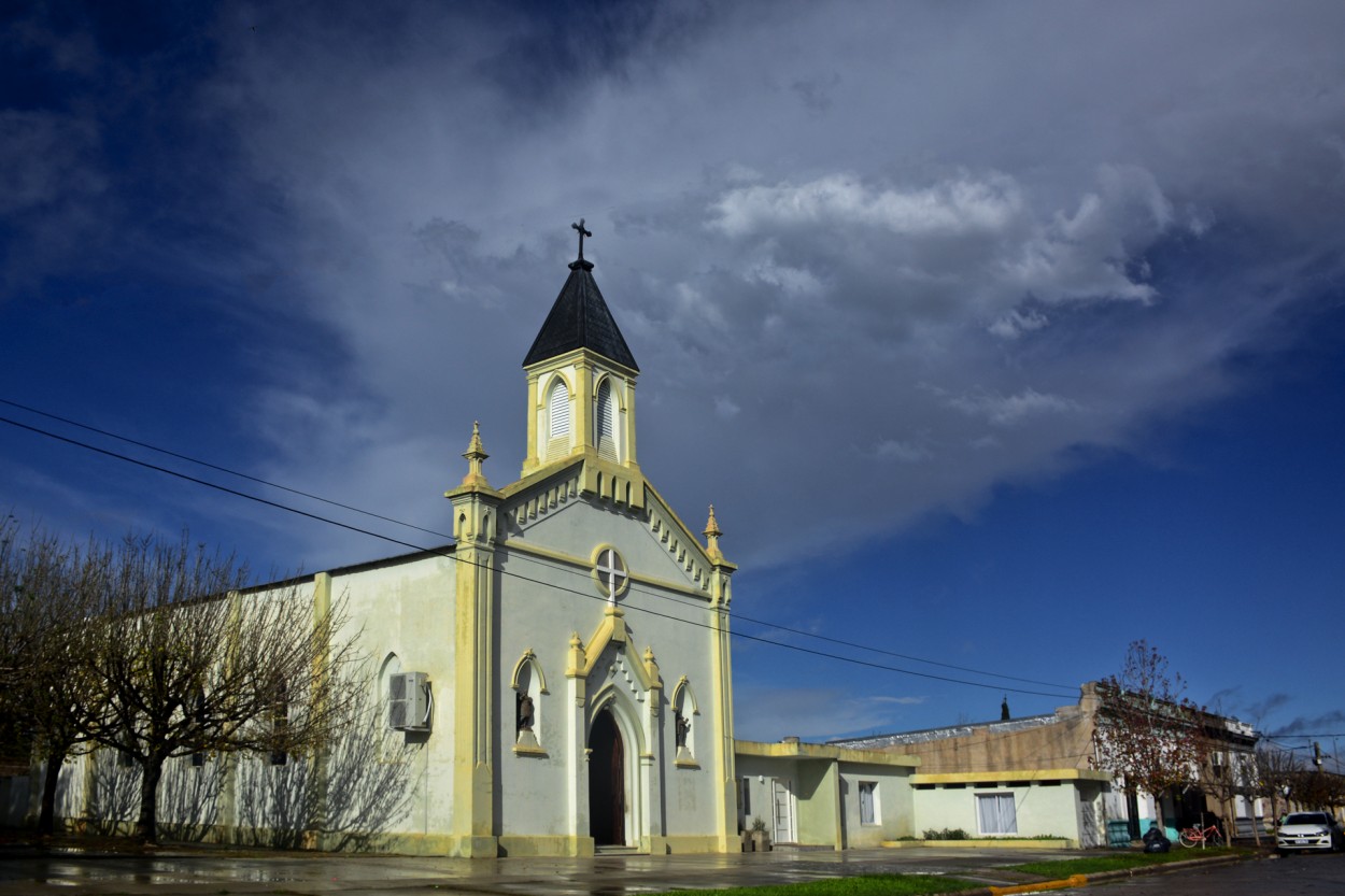 "La iglesia de Villa Mugueta" de Osvaldo Sergio Gagliardi