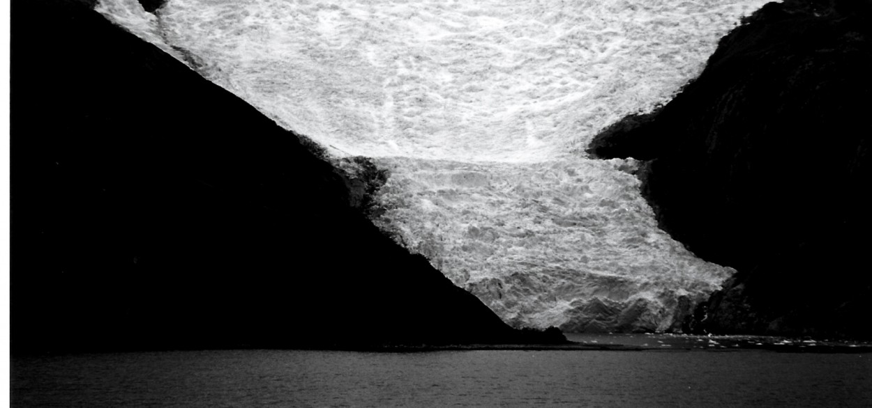 "glaciar en el estrecho de magallanes" de Beatriz Di Marzio