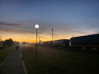 El tren, el caminante y el amanecer