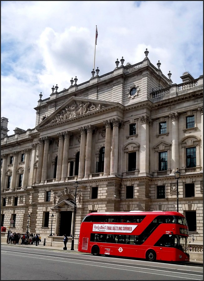 "Red Bus y Telephone in London..." de Mara Ins Hempe