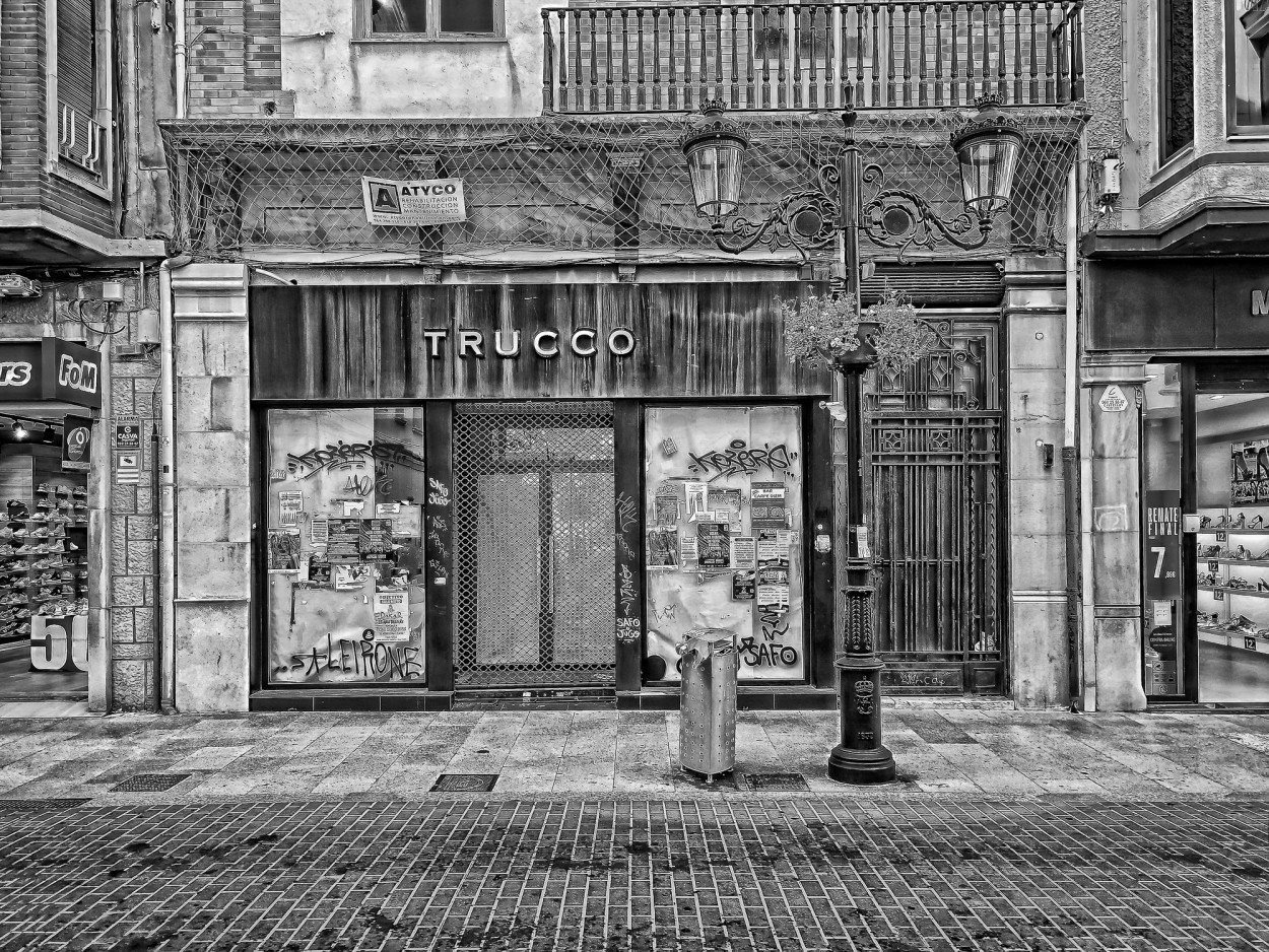 "Fachada en calle Enmedio. Castelln, Espaa." de Juan Beas