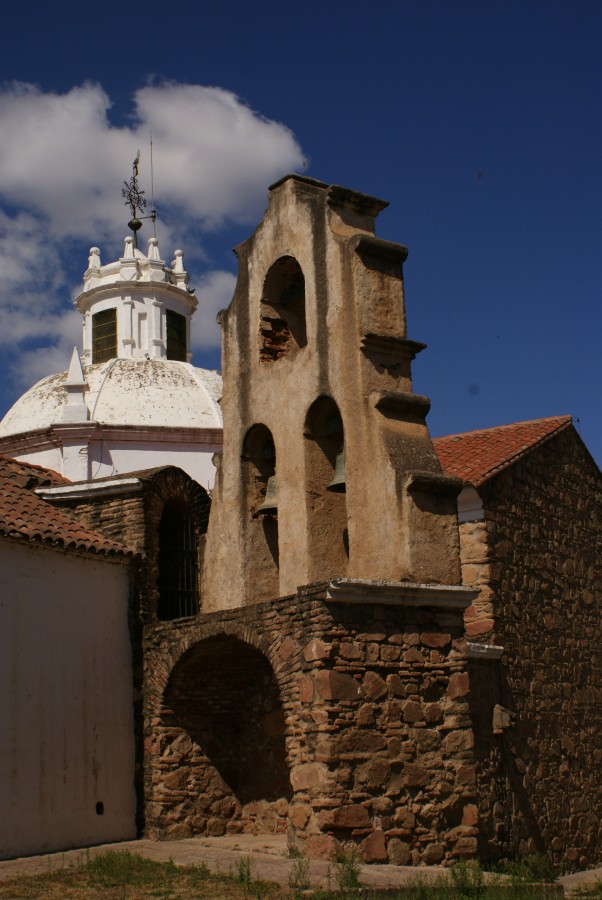 "Iglesia de la Estancia" de Susana Valentinuz