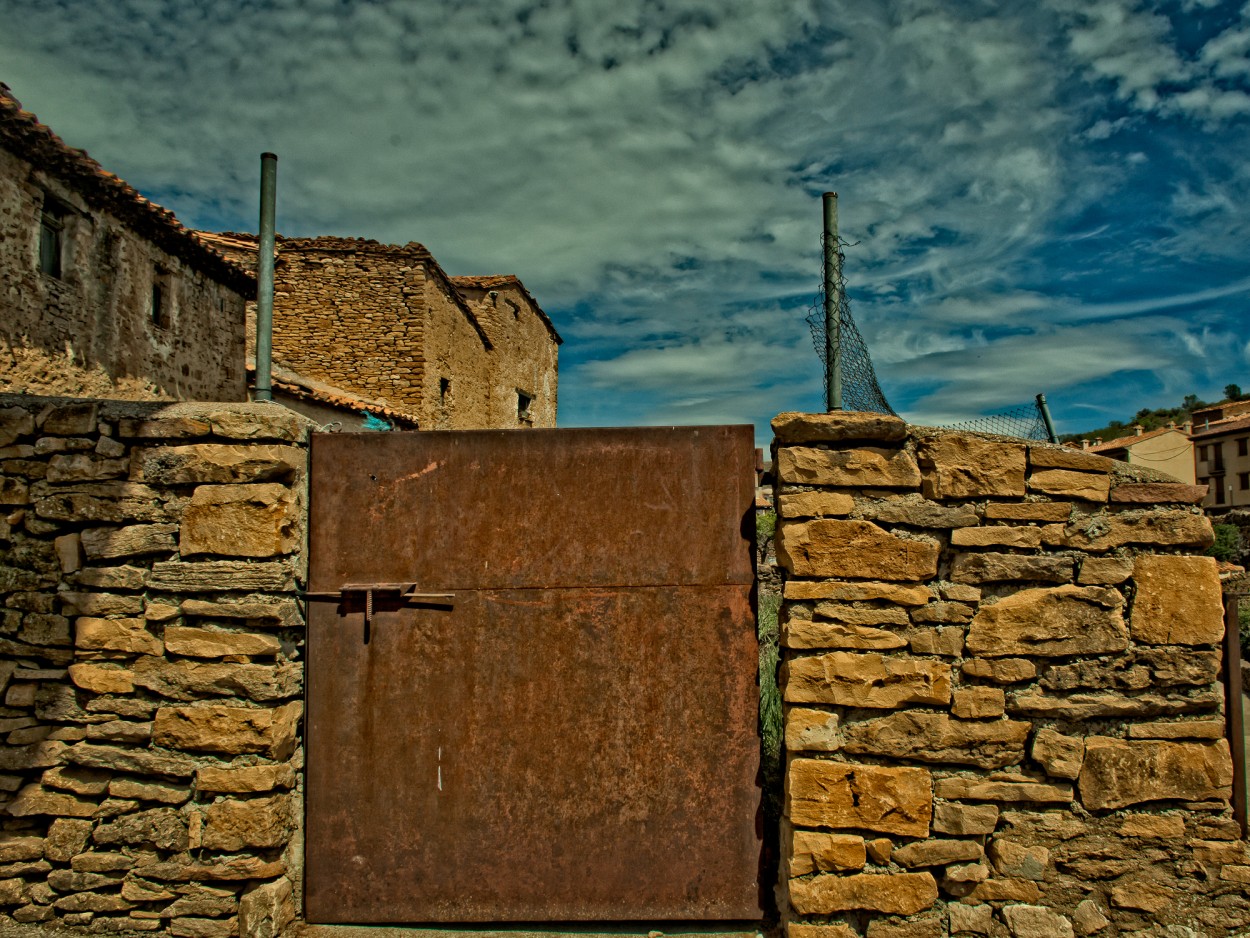 "Puerta. Iglesuela del Cid. Teruel, Espaa." de Juan Beas