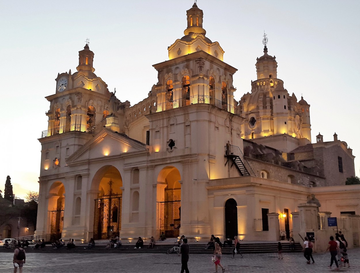 "Catedral de Cordoba" de Hector Mendez