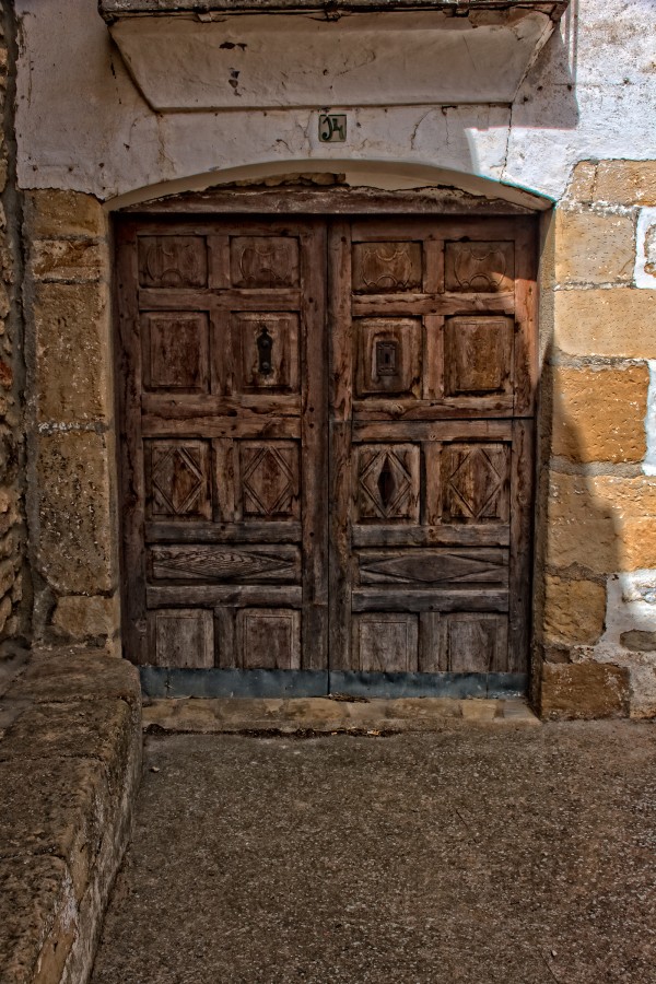 "Puerta. Puertomingalvo, Teruel, Espaa" de Juan Beas