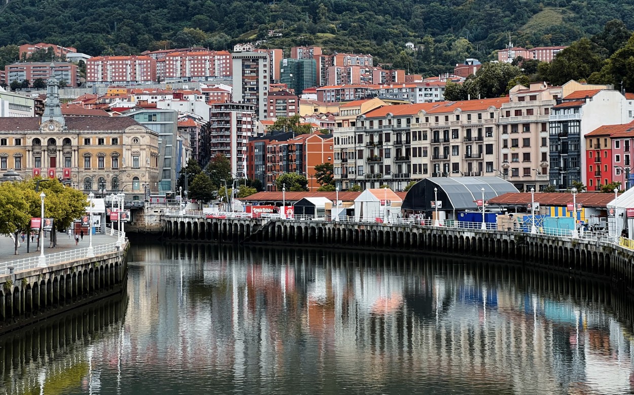 "Reflejos en Bilbao" de Luis Alberto Bellini